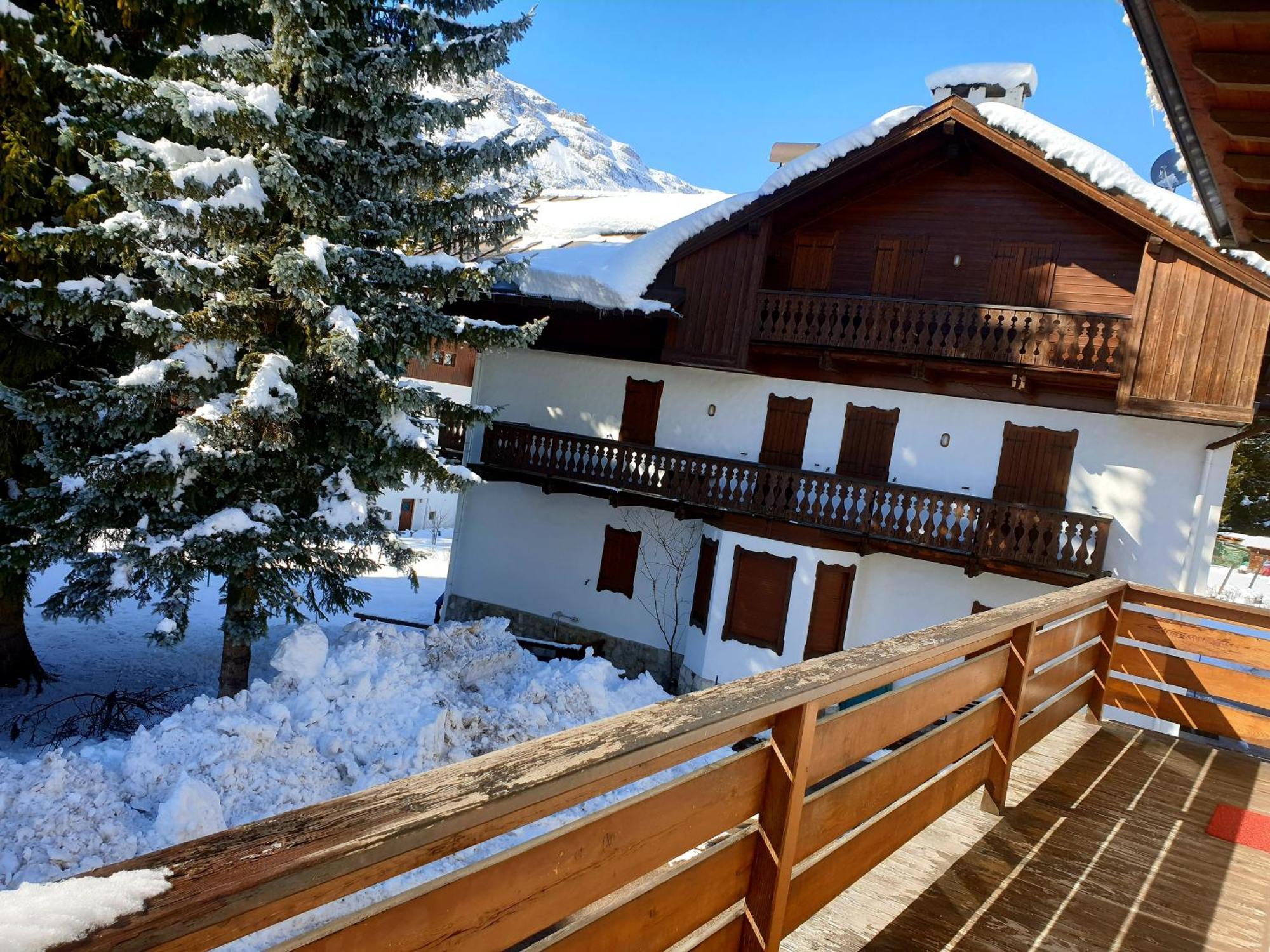 Luminoso Ed Accogliente, Centralissimo Appartamento Indipendente Cortina d'Ampezzo Buitenkant foto